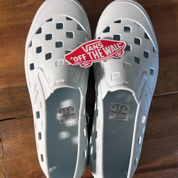 Vans Trek Slip-On - Picture 1 of 4